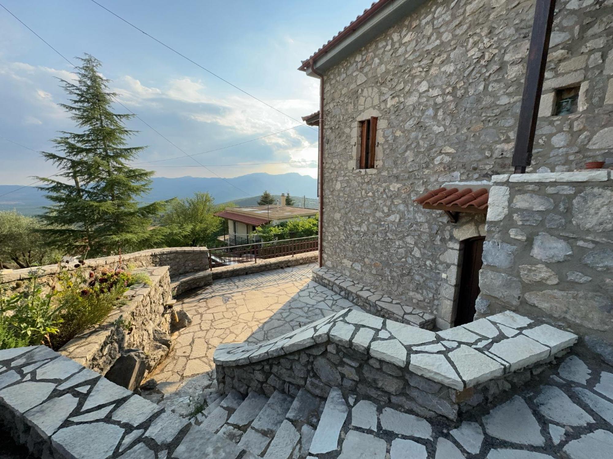 Terra Petra At Psari Trikolonon Gortynia * Psárion